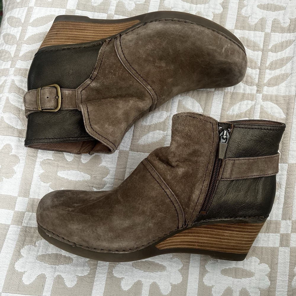 Dansko Women's Shirley Boot Size 41 10.5 Wedge Heel Brown‎ Tan Nubuck Bootie